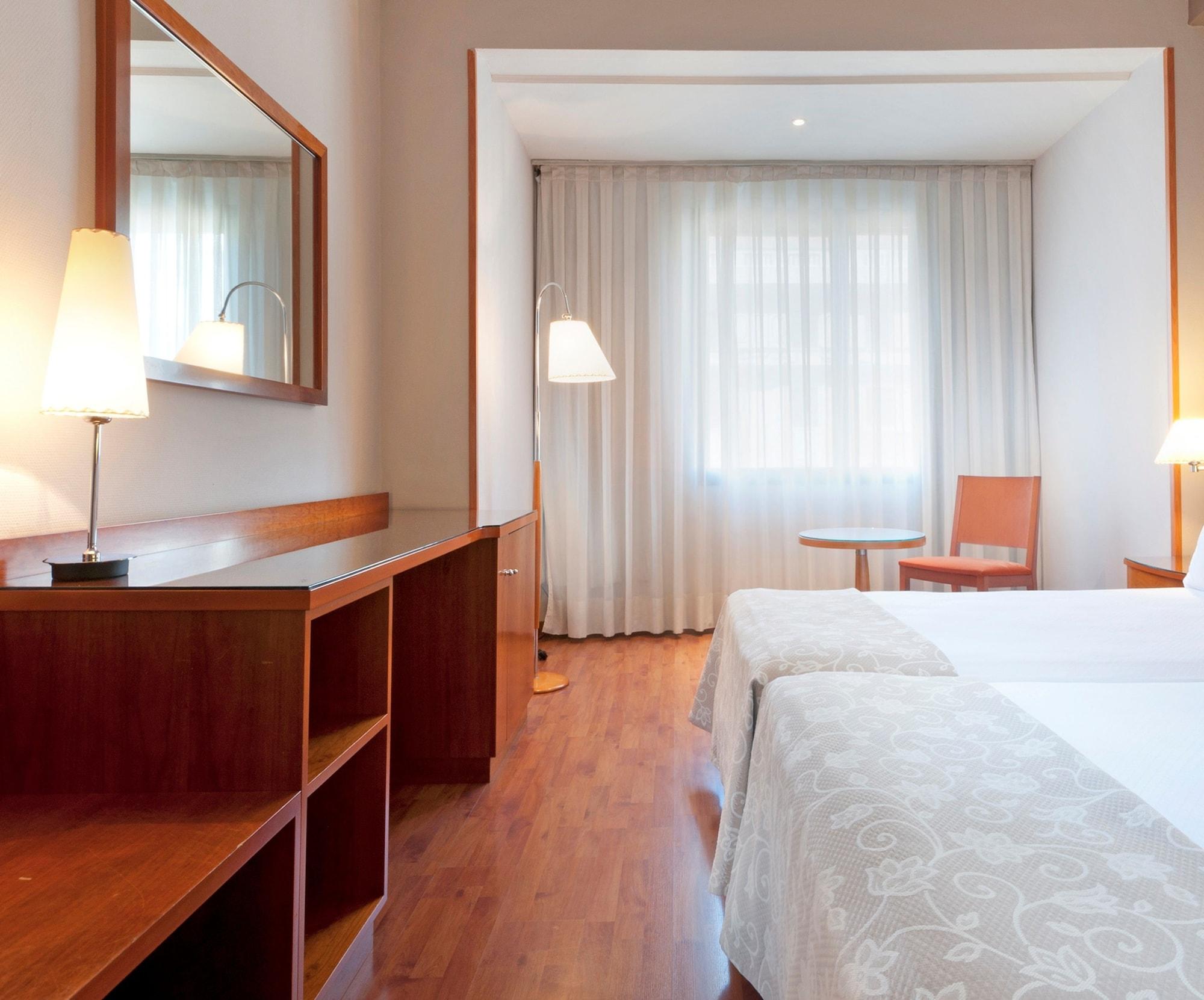 Hotel Madrid Centro, Affiliated By Melia Eksteriør billede